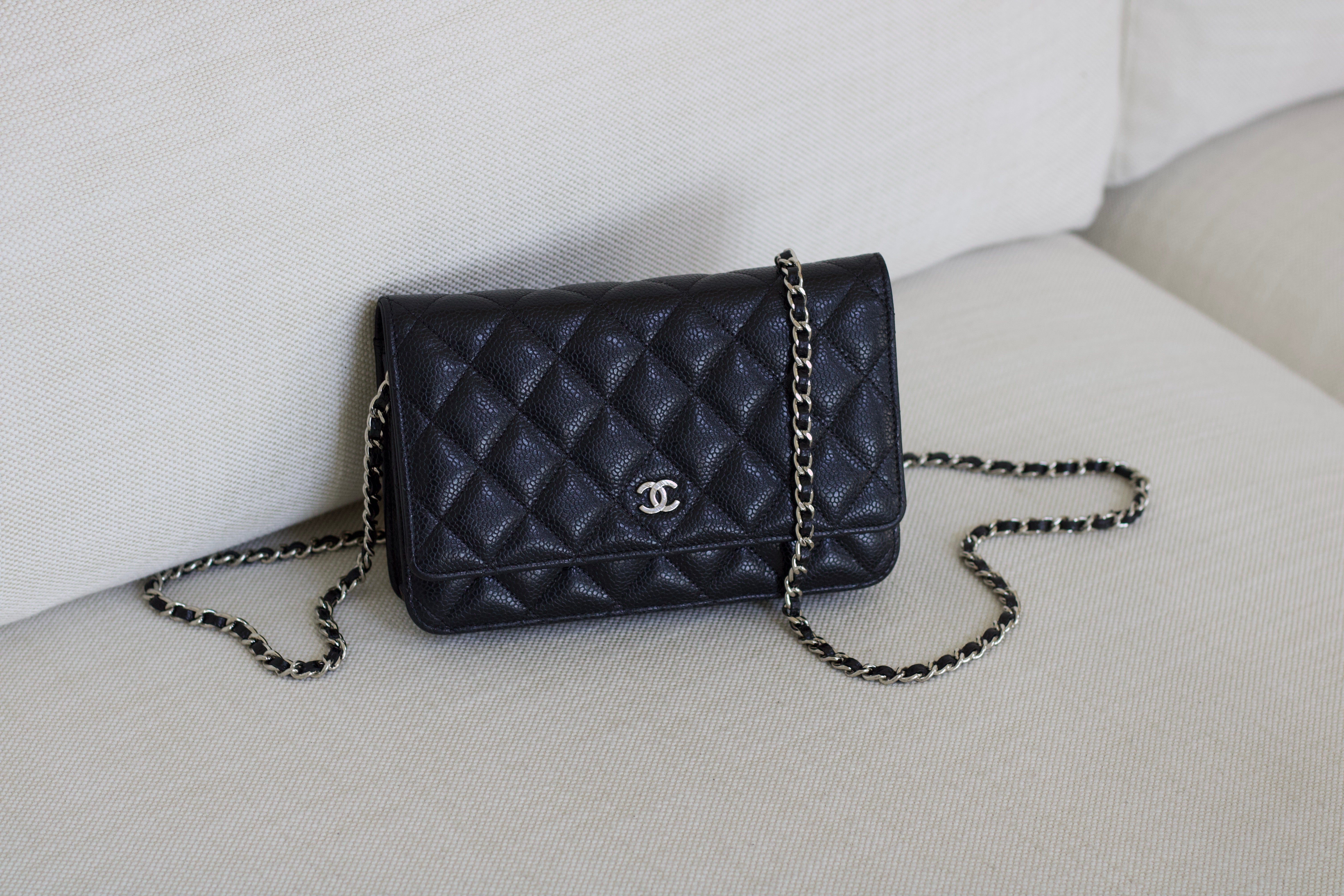 送料込★少量入荷♪【CHANEL】Wallet On Chain Silver Black Chanel Black Caviar Wallet on Chain with Silver Hardware